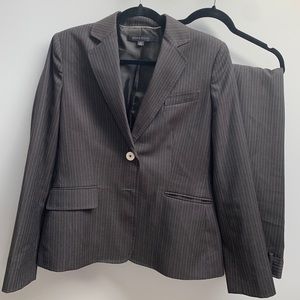 Anne Klein Women’s Suit, Size 8
